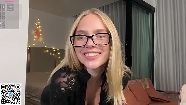 Snapshot of mellissa_xo chatting on June 2026 08:33:02 AM mellissa xo online show from June 2026 08:33:02 AM