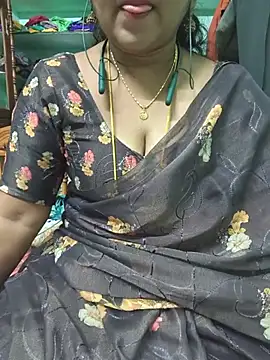 Snapshot of Tamil-kaviya98 chatting on June 2026 05:52:01 PM Tamil-kaviya98 online show from June 2026 05:52:01 PM