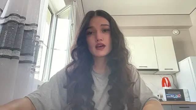 Snapshot of LisetteParajon chatting on July 2026 05:14:01 AM LisetteParajon online show from July 2026 05:14:01 AM