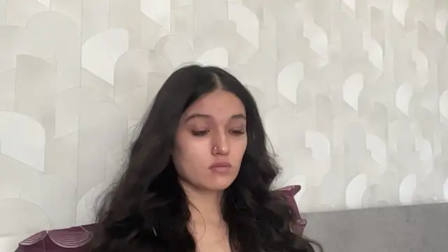 Snapshot of LisetteParajon chatting on July 2026 05:52:02 AM LisetteParajon online show from July 2026 05:52:02 AM