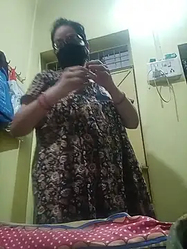 Snapshot of hi-bhabhi chatting on June 2026 05:28:01 PM hi-bhabhi online show from June 2026 05:28:01 PM
