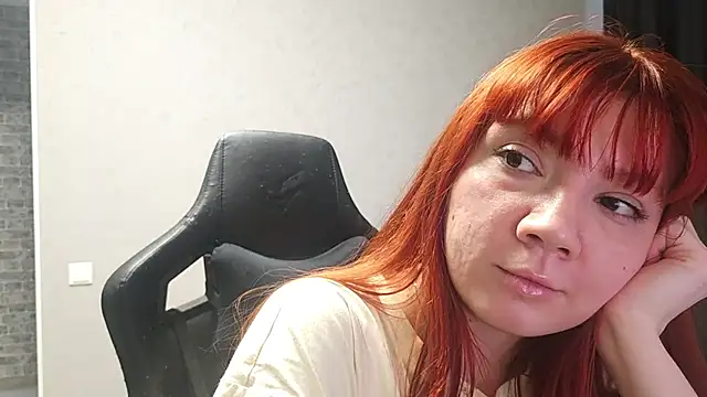 Snapshot of PureSanny chatting on May 2026 10:54:01 AM PureSanny online show from May 2026 10:54:01 AM