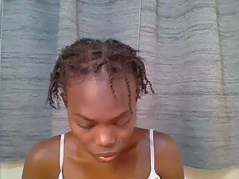Snapshot of Sweet_quincy chatting on June 2026 06:42:01 PM Sweet quincy online show from June 2026 06:42:01 PM
