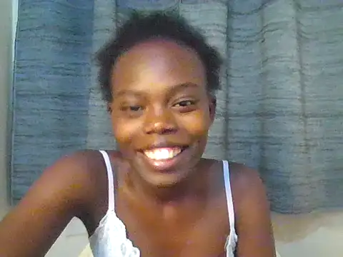 Snapshot of Sweet_quincy chatting on June 2026 09:32:02 PM Sweet quincy online show from June 2026 09:32:02 PM