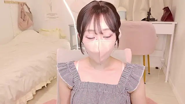 Snapshot of YURInya_ chatting on June 2026 12:13:01 PM YURInya online show from June 2026 12:13:01 PM