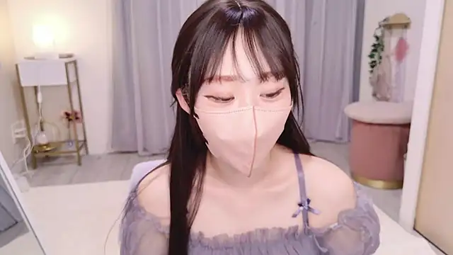 Snapshot of YURInya_ chatting on June 2026 12:21:01 PM YURInya online show from June 2026 12:21:01 PM
