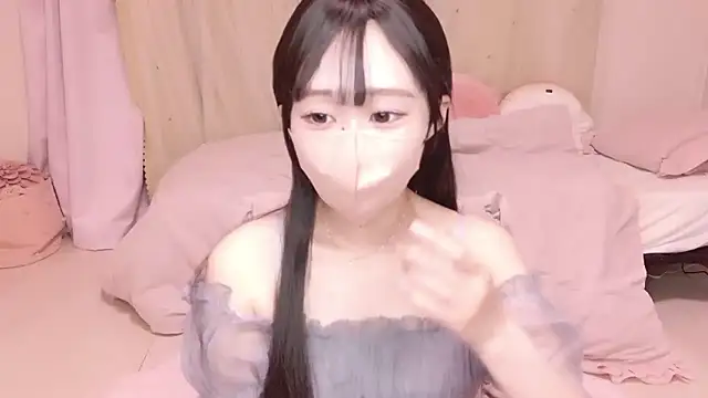 Snapshot of YURInya_ chatting on June 2026 12:38:01 PM YURInya online show from June 2026 12:38:01 PM
