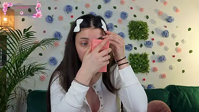 justmeavery online show from June 2026 01:43:01 AM