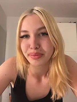 Snapshot of MilaaXOO chatting on July 2026 08:09:01 PM MilaaXOO online show from July 2026 08:09:01 PM