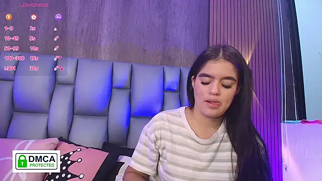 Snapshot of sophi_taylor chatting on July 2026 11:29:01 AM sophi taylor online show from July 2026 11:29:01 AM