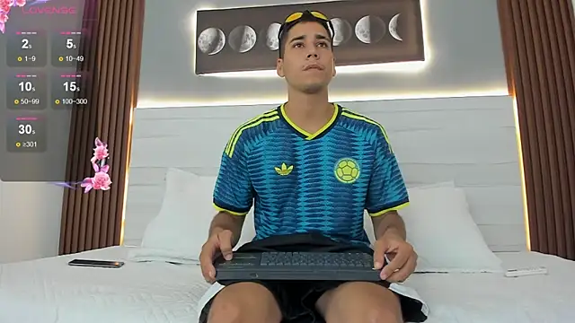 Mauro boy online show from July 2026 07:25:01 PM