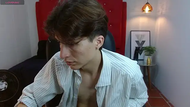 Marcoviolet online show from June 2026 07:57:02 PM