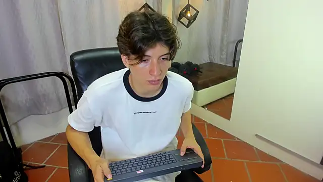 Marcoviolet online show from July 2026 07:36:01 PM