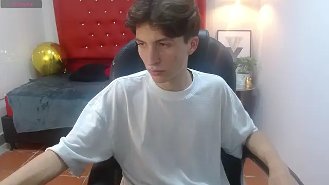 Marcoviolet online show from May 2026 08:03:02 PM