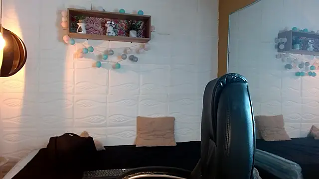 Marcoviolet online show from June 2026 07:23:01 PM