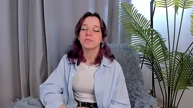 SierraDeliso online show from May 2026 12:33:02 PM