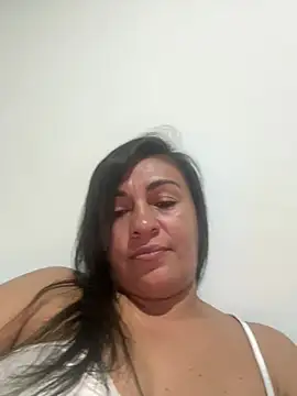 Snapshot of kloee_kann chatting on June 2026 11:46:02 PM kloee kann online show from June 2026 11:46:02 PM
