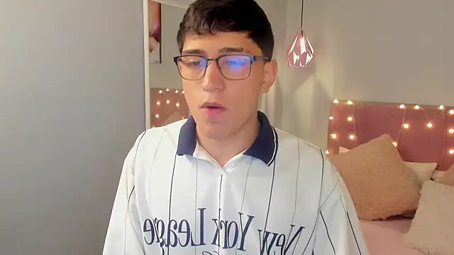 ryan valentino online show from July 2026 01:33:01 PM
