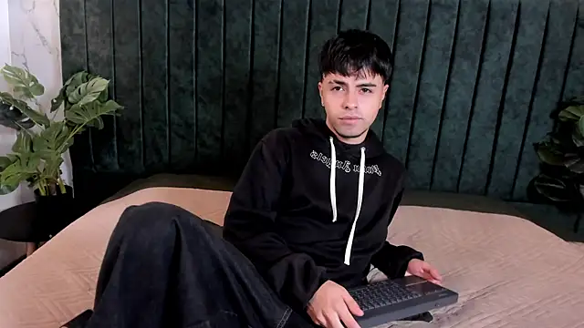 FedeViale online show from July 2026 03:57:02 AM