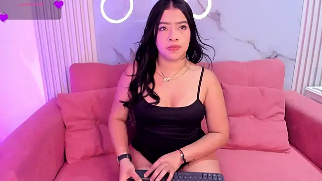 Snapshot of LizzyBrooks1 chatting on July 2026 05:41:01 AM LizzyBrooks1 online show from July 2026 05:41:01 AM