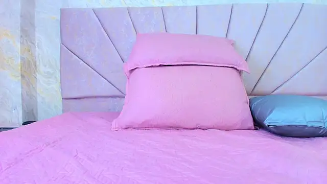 Snapshot of ariana_florez_ chatting on June 2026 07:30:01 PM ariana florez online show from June 2026 07:30:01 PM