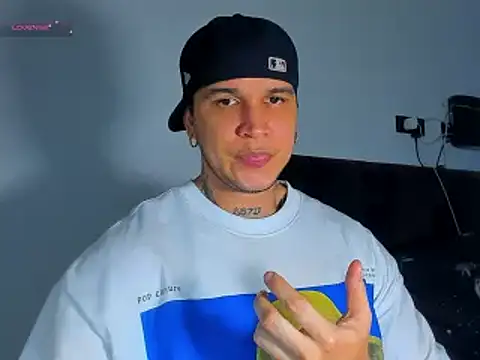 Snapshot of jacob_lautnerr chatting on July 2026 10:20:02 PM jacob lautnerr online show from July 2026 10:20:02 PM