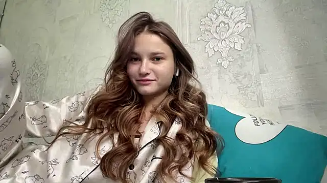 Snapshot of HeIen_cute chatting on June 2026 04:07:01 AM HeIen cute online show from June 2026 04:07:01 AM