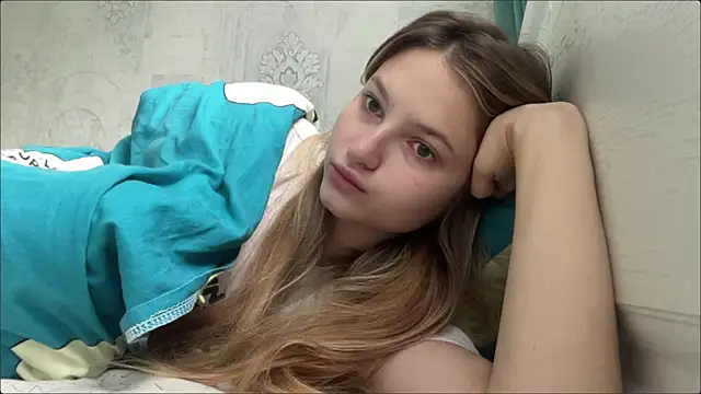Snapshot of HeIen_cute chatting on July 2026 04:19:01 AM HeIen cute online show from July 2026 04:19:01 AM