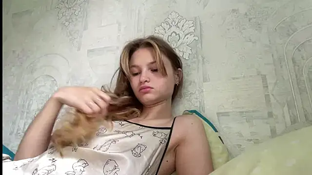 Snapshot of HeIen_cute chatting on June 2026 04:10:02 AM HeIen cute online show from June 2026 04:10:02 AM