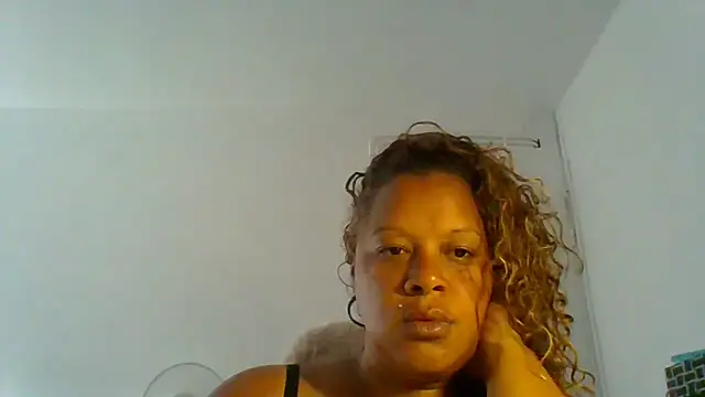 Snapshot of DOMINATRICESANDRA chatting on June 2026 07:52:01 AM DOMINATRICESANDRA online show from June 2026 07:52:01 AM