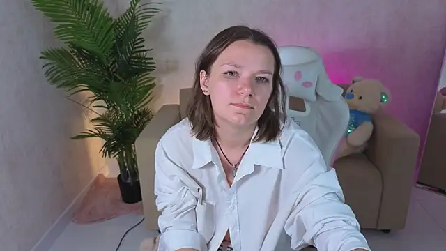 kira hatti online show from June 2026 12:33:01 PM