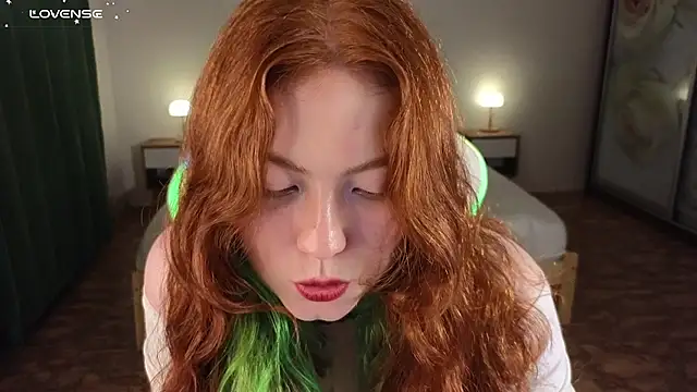 Snapshot of YourGingerCute chatting on July 2026 05:10:01 PM YourGingerCute online show from July 2026 05:10:01 PM