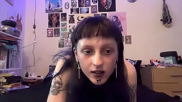 batzy666 online show from May 2026 12:22:02 PM