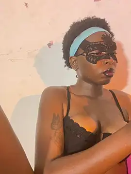 Honeybeespecial online show from June 2026 11:24:02 PM