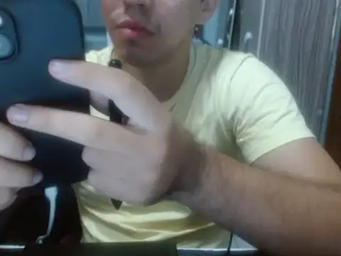 Snapshot of Fer_Ti chatting on May 2026 11:38:01 PM Fer Ti online show from May 2026 11:38:01 PM