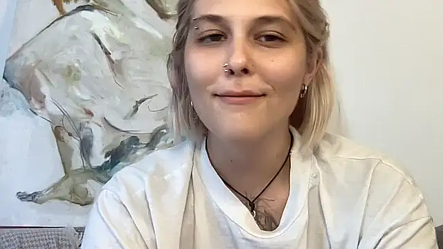 Snapshot of Ella_Bloom chatting on July 2026 01:06:01 PM Ella Bloom online show from July 2026 01:06:01 PM
