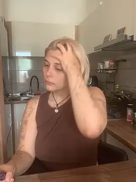 Snapshot of Ella_Bloom chatting on June 2026 09:21:01 AM Ella Bloom online show from June 2026 09:21:01 AM