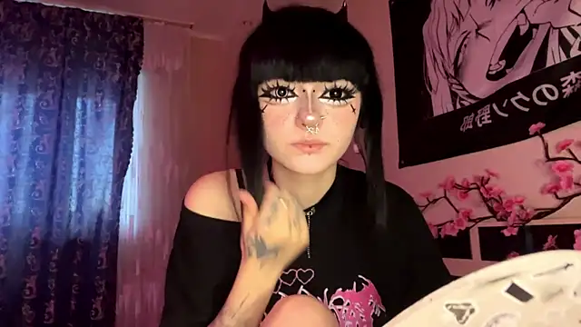 Snapshot of HolyCute chatting on July 2026 05:24:02 PM HolyCute online show from July 2026 05:24:02 PM