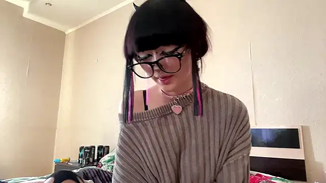Snapshot of HolyCute chatting on June 2026 02:33:02 PM HolyCute online show from June 2026 02:33:02 PM