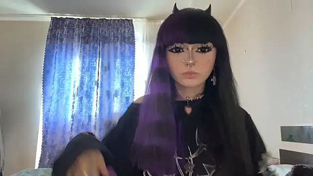 Snapshot of HolyCute chatting on June 2026 01:55:02 PM HolyCute online show from June 2026 01:55:02 PM