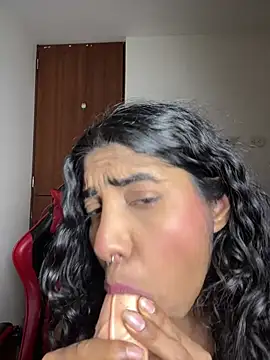 Snapshot of NassFit2 chatting on May 2026 01:22:01 AM NassFit2 online show from May 2026 01:22:01 AM