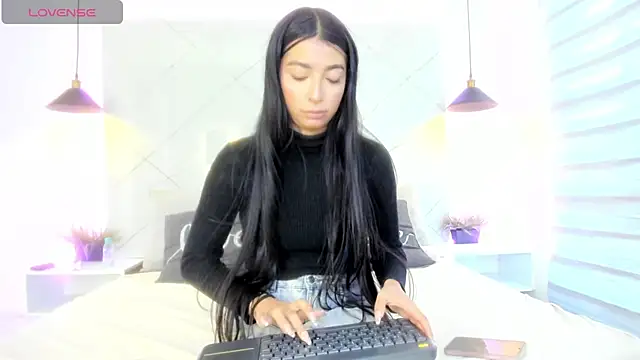 SARAH COLLENS  online show from July 2026 11:39:02 AM