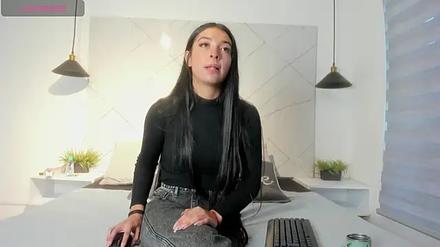 SARAH COLLENS  online show from June 2026 11:32:02 AM