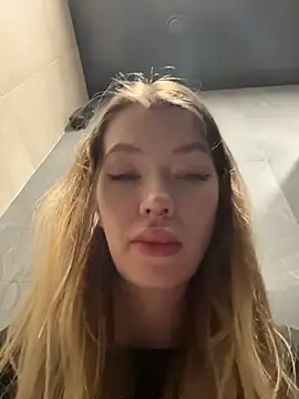Dreamy Mia online show from June 2026 05:17:02 PM