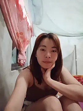 Snapshot of -Trinina- chatting on June 2026 07:19:02 PM -Trinina- online show from June 2026 07:19:02 PM