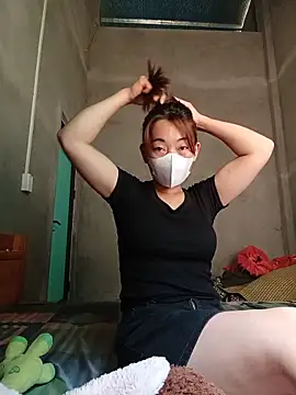 Snapshot of -Trinina- chatting on June 2026 05:19:02 AM -Trinina- online show from June 2026 05:19:02 AM