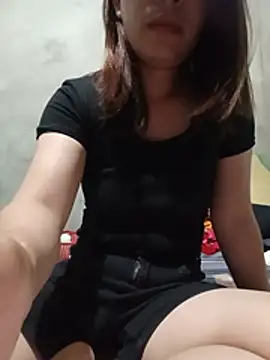 Snapshot of -Trinina- chatting on July 2026 10:43:02 PM -Trinina- online show from July 2026 10:43:02 PM