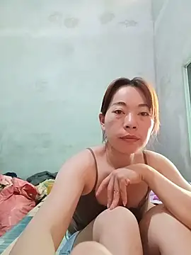 Snapshot of -Trinina- chatting on June 2026 05:01:02 AM -Trinina- online show from June 2026 05:01:02 AM