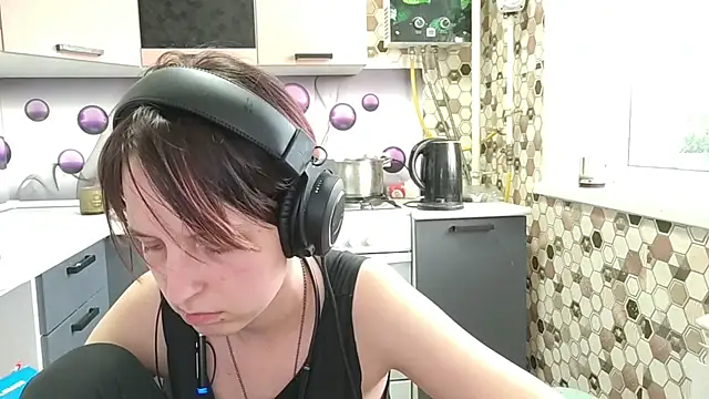 Snapshot of Saranade chatting on June 2026 05:07:02 PM Saranade online show from June 2026 05:07:02 PM