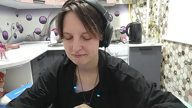 Snapshot of Saranade chatting on June 2026 05:41:01 PM Saranade online show from June 2026 05:41:01 PM